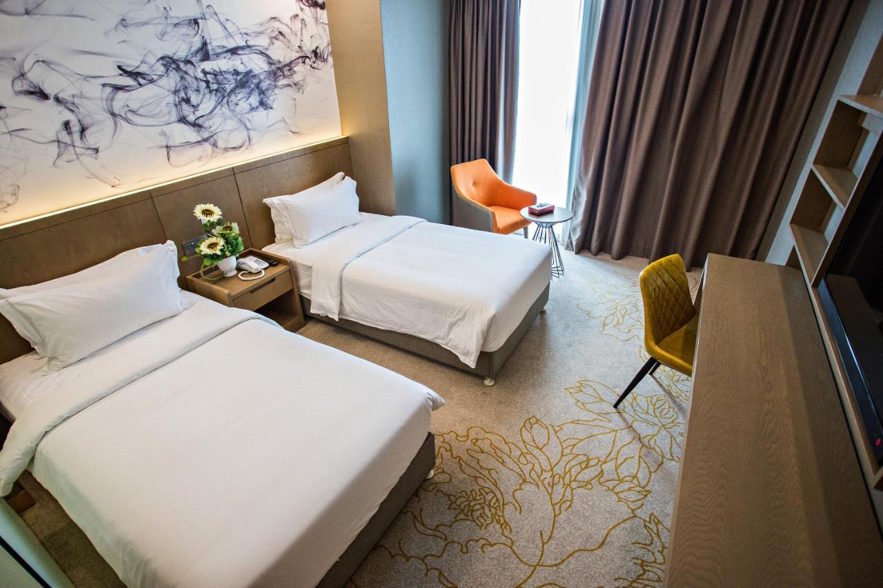 Hotel Grand Flora 3*
