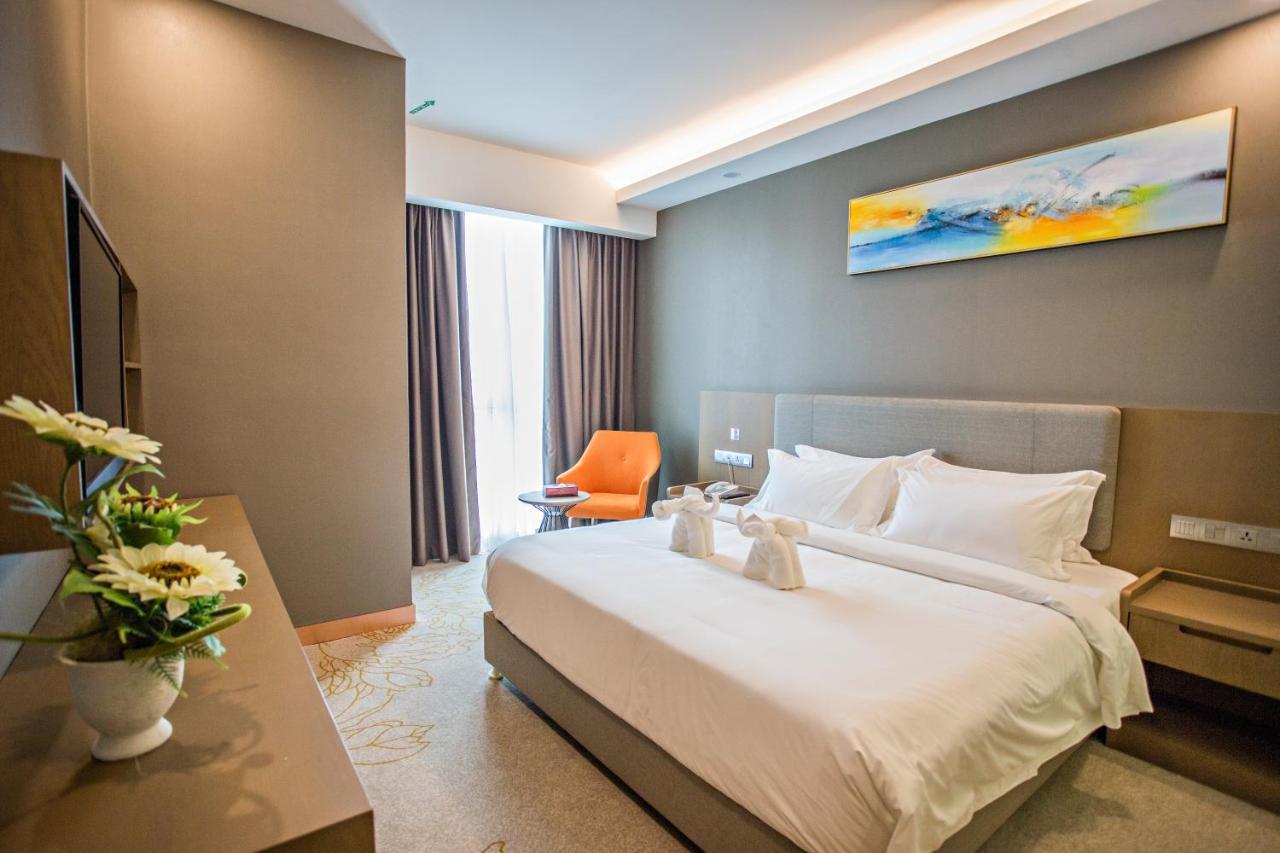 Grand Flora 3*